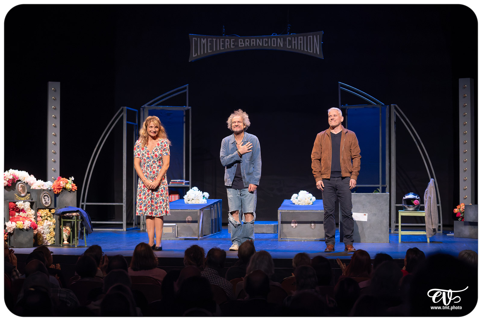 CHANGER L'EAU DES FLEURS (MATRIOSHKA PRODUCTIONS)